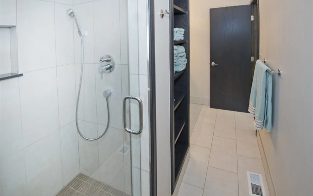 Glacier Court 1824 A