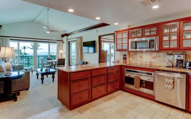 Hale Tiare 2 Bedroom Condo by RedAwning