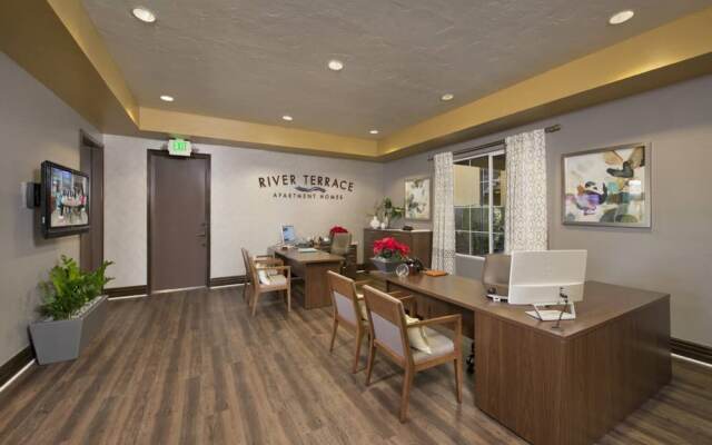 Bluebird Suites in Santa Clara