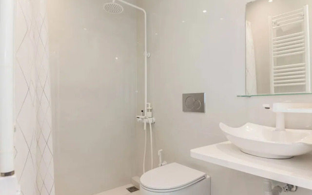 Marousi 2 Bd Luxury Living w Shared Pool