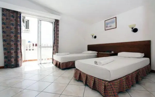 Blue Lagoon Apart Hotel
