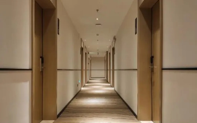 Junshan Avenue Store of Ji'an County