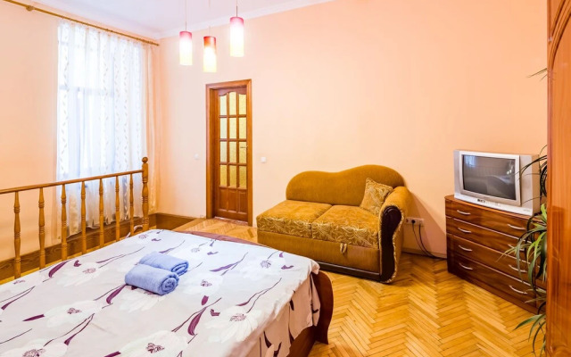 Duplex of two bedrooms on Kulisha Street