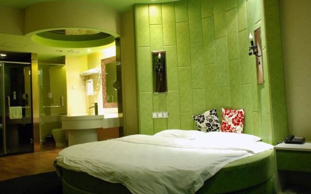 Ningbo Qingcheng Fashion Hotel
