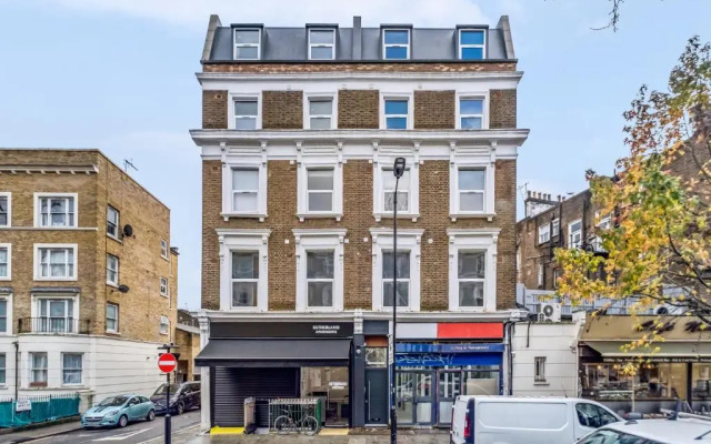 STH Sutherland Avenue Apartment
