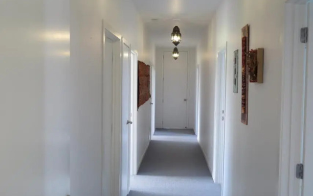 Kakariki Rooms, Kotare House