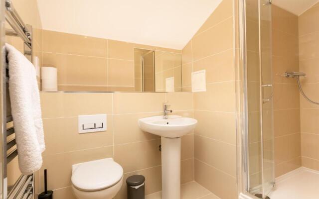 Skyvillion Tower Points - Tower Point Lovely apartment in Enfield London