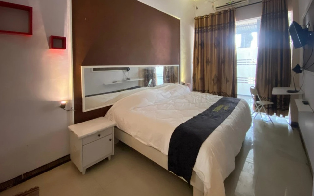 RedDoorz near Bukit Ragas Hotel D'Ayanna Pati – Guest Rooms – Pati
