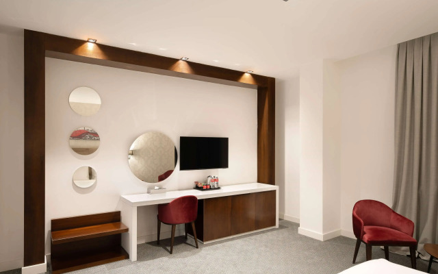 Ramada Hotel & Suites by Wyndham Erbil 32 Park