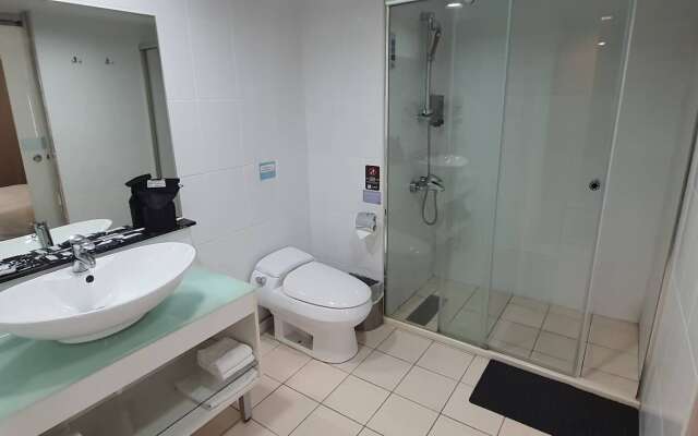 Tapeng Bay Holiday Hotel