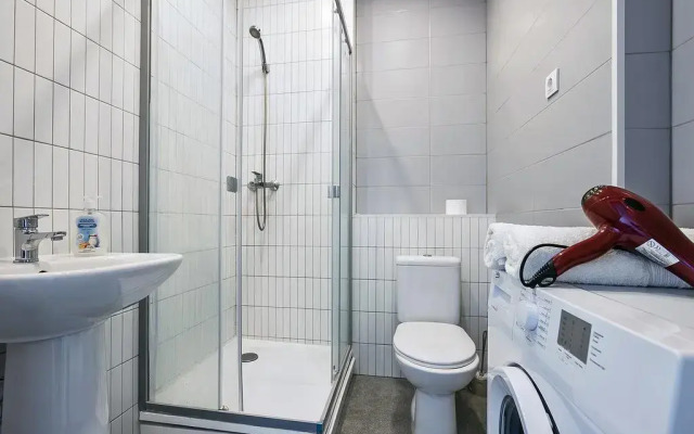 MaxRealty24 on the street Spacious 16