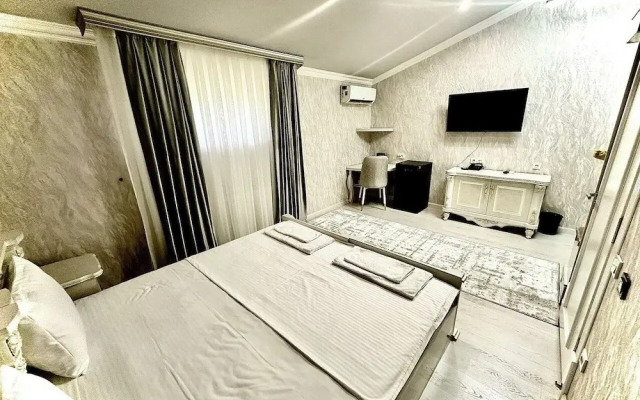 Almir Hotel