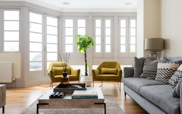 The Luxe Chelsea Townhouse