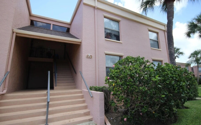 Sea Club by Teeming Vacation Rentals