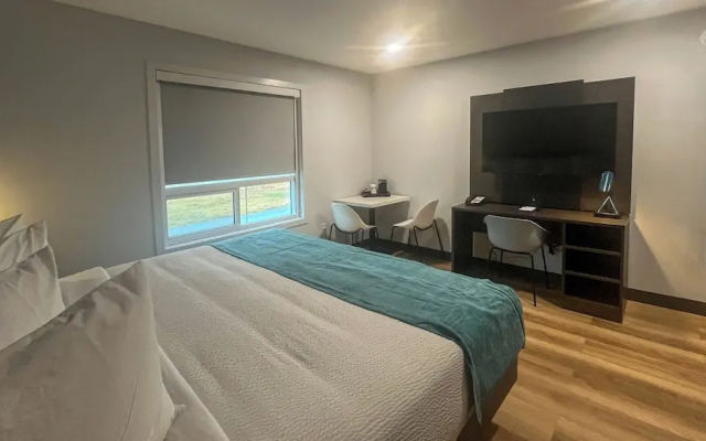 Studio 6 – Fort Frances, On