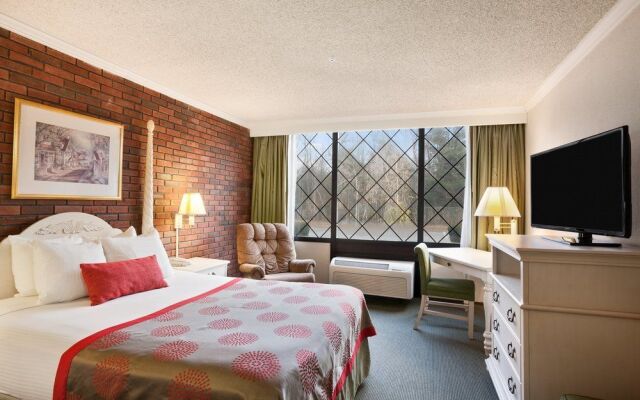 Ramada Lewiston Hotel & Conference Center
