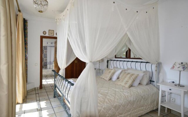 Luxury Villa for 16 people with seaview, pool and bbq