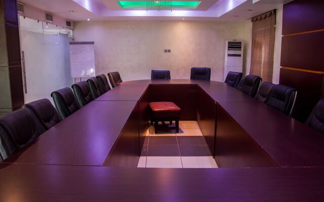 Excel Oriental Hotel
