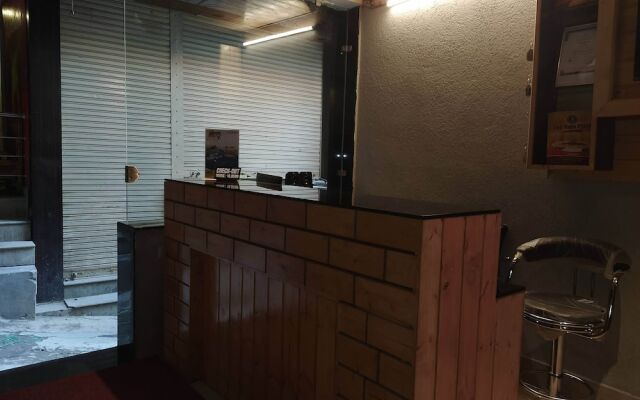 Hotel The Raja Palace