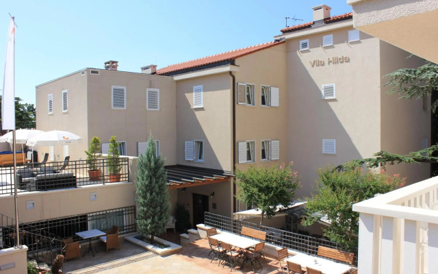 Abalone Hotel