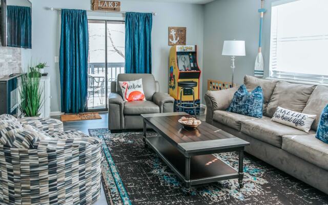 Updated Branson Condo w/ Indoor Pool Access!