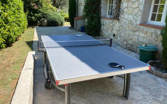 Private & comfortable stone villa with pool