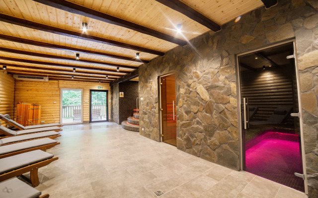 Hotel Dworek Wapionka