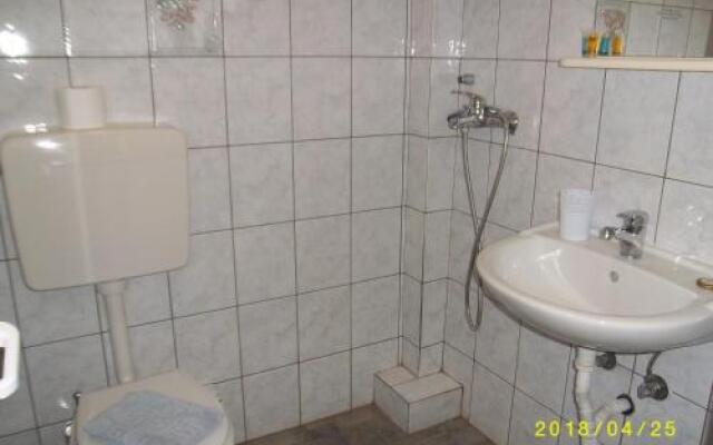 Dima Rooms And Apartments