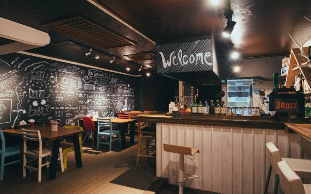 Social Hostel 365
