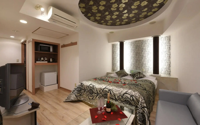 Hotel Frontier - Adults Only