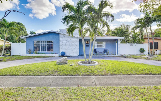 Sun-soaked Home w/ Pool in Lauderdale Lakes!