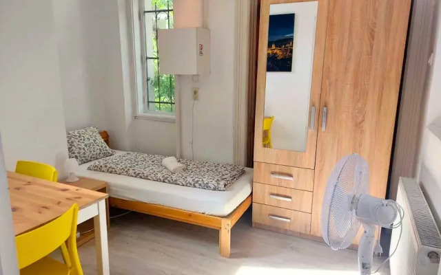 GoodMo Budapest Smart Rooms