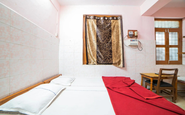Sree Radha Lodge by OYO Rooms