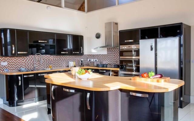Stunning Maisonette - 3 bed - 3 Bath
