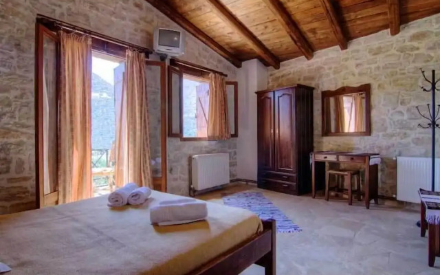 Stone Village Petrino Horio