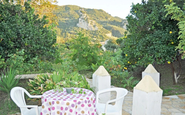 Beachfront Holiday Houses Yannis on Agios Gordios Beach