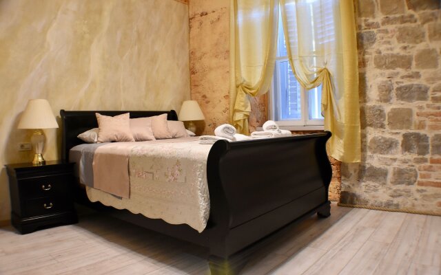 PIETRA ROSSA Luxury Rooms