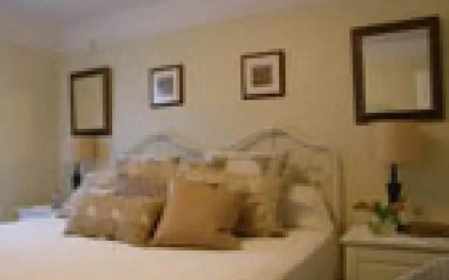 Fisher House Victoria Bed and Breakfast