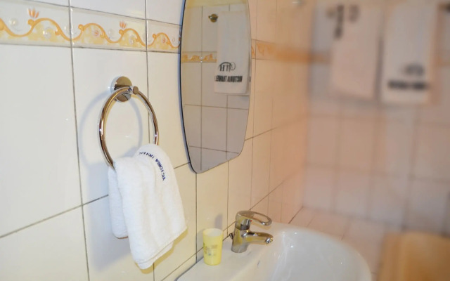 Victoria Travel Hotel