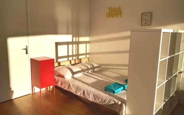 Renovated, 37m², 2 Min Walk Tram, 5 Min la Defense