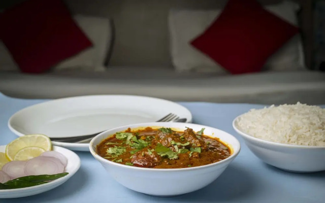 Town & Country Inn By OYO Rooms