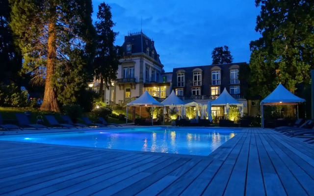 LE H - Hôtel & Restaurant