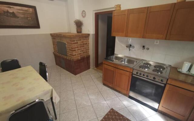 Apartment Andrija 21 pax