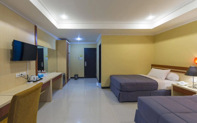 RedDoorz Plus near Mall Bali Galeria 2