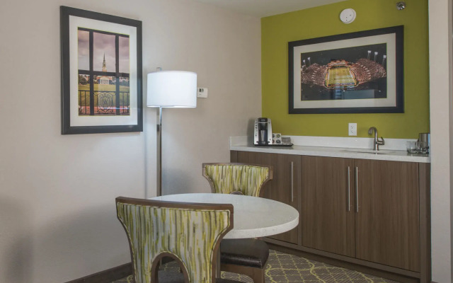 DoubleTree by Hilton Winston Salem - University