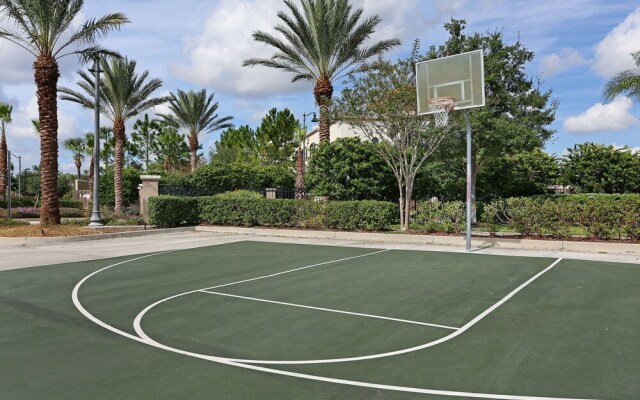 New Vista Cay Lyrica Near Pool Minutes to All Parks and Convention Center