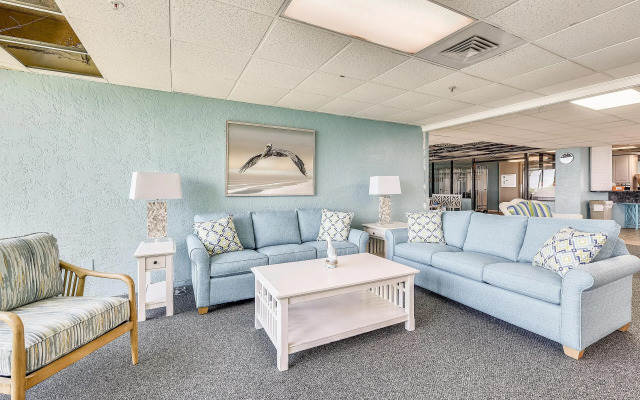 Summerhouse by Book That Condo