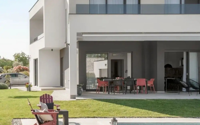 Zen Comfortable Holiday Residence