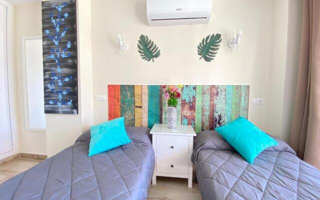 Modern 1 Bedroom Seaside Apartment with Pool