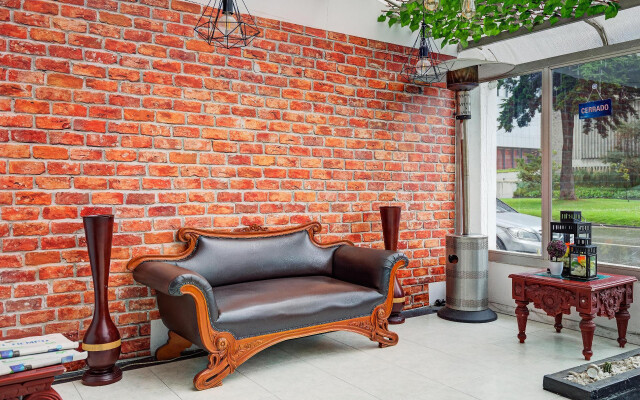 Hotel Ferrovial Inn